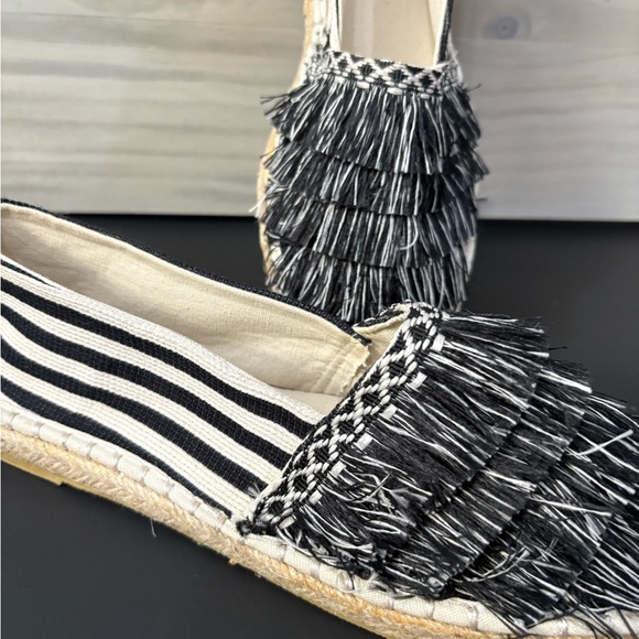 Black and Cream Espadrille Flats - Picture 4 of 7